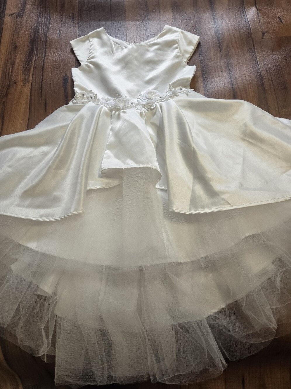 White Satin High Low Tulle Girls' Dress With Flowered Embelished Waist. Sz 8 - Picture 5 of 11